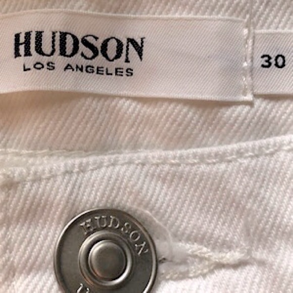 “NEW” Hudson Gemma Mid-Rise Cut-Off Short - Picture 6 of 7
